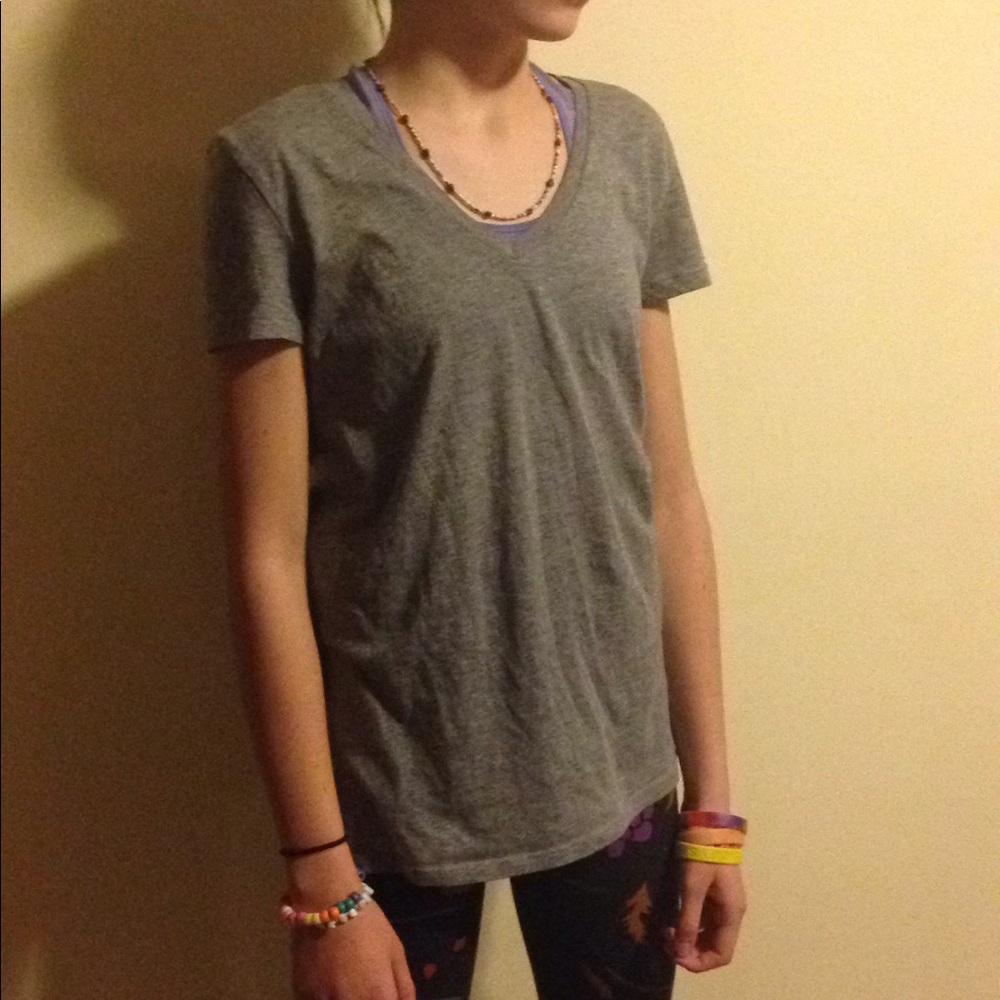 Abound v-neck tee